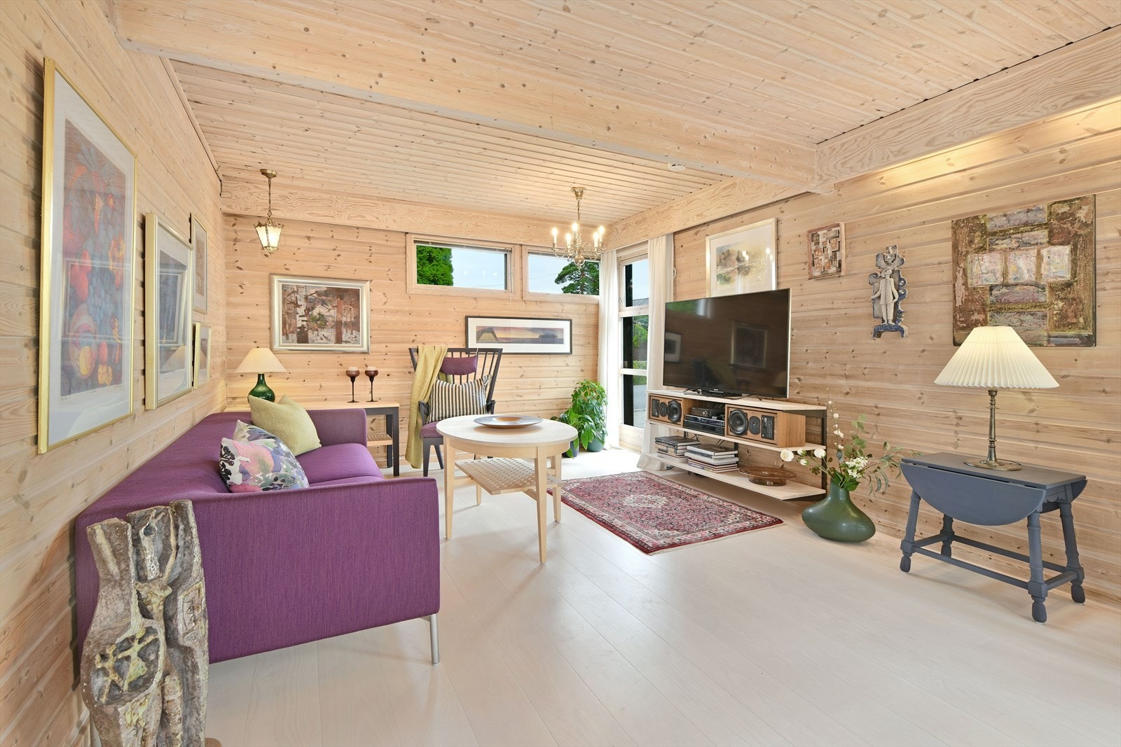 Stuen kan fint deles inn i flere soner Galleribilde