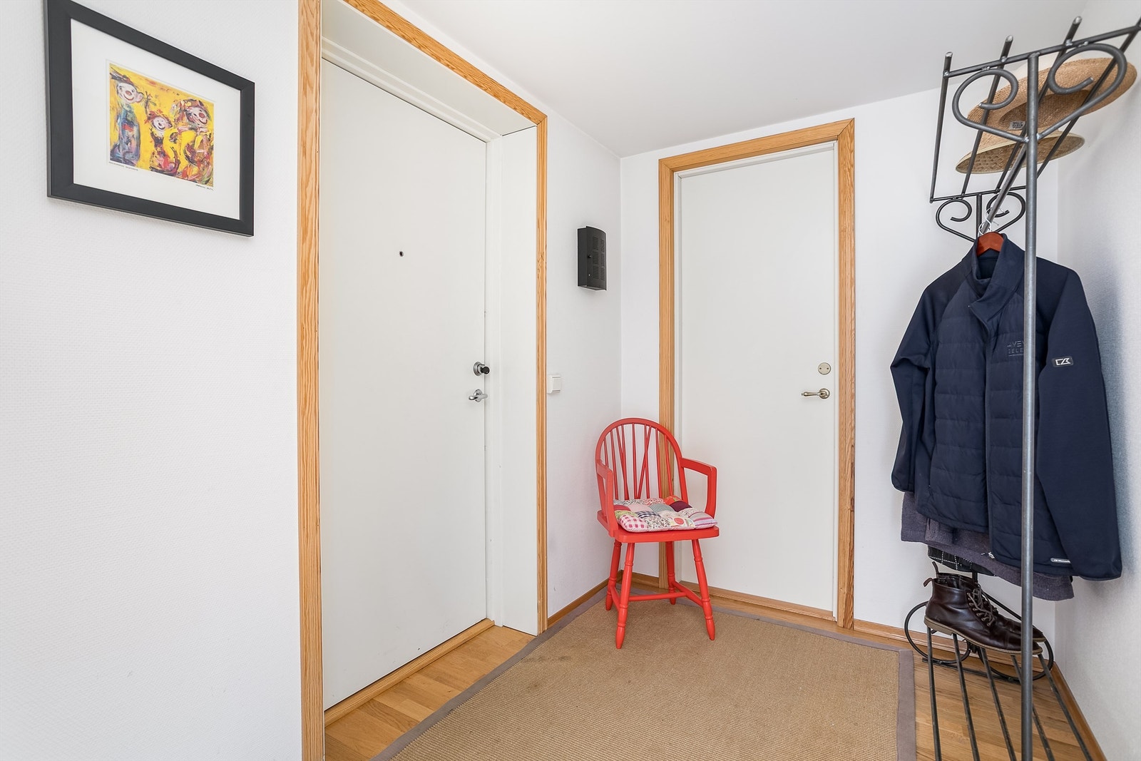 Leilighetens innvendige bod er tilgjengelig fra entreen. Galleribilde