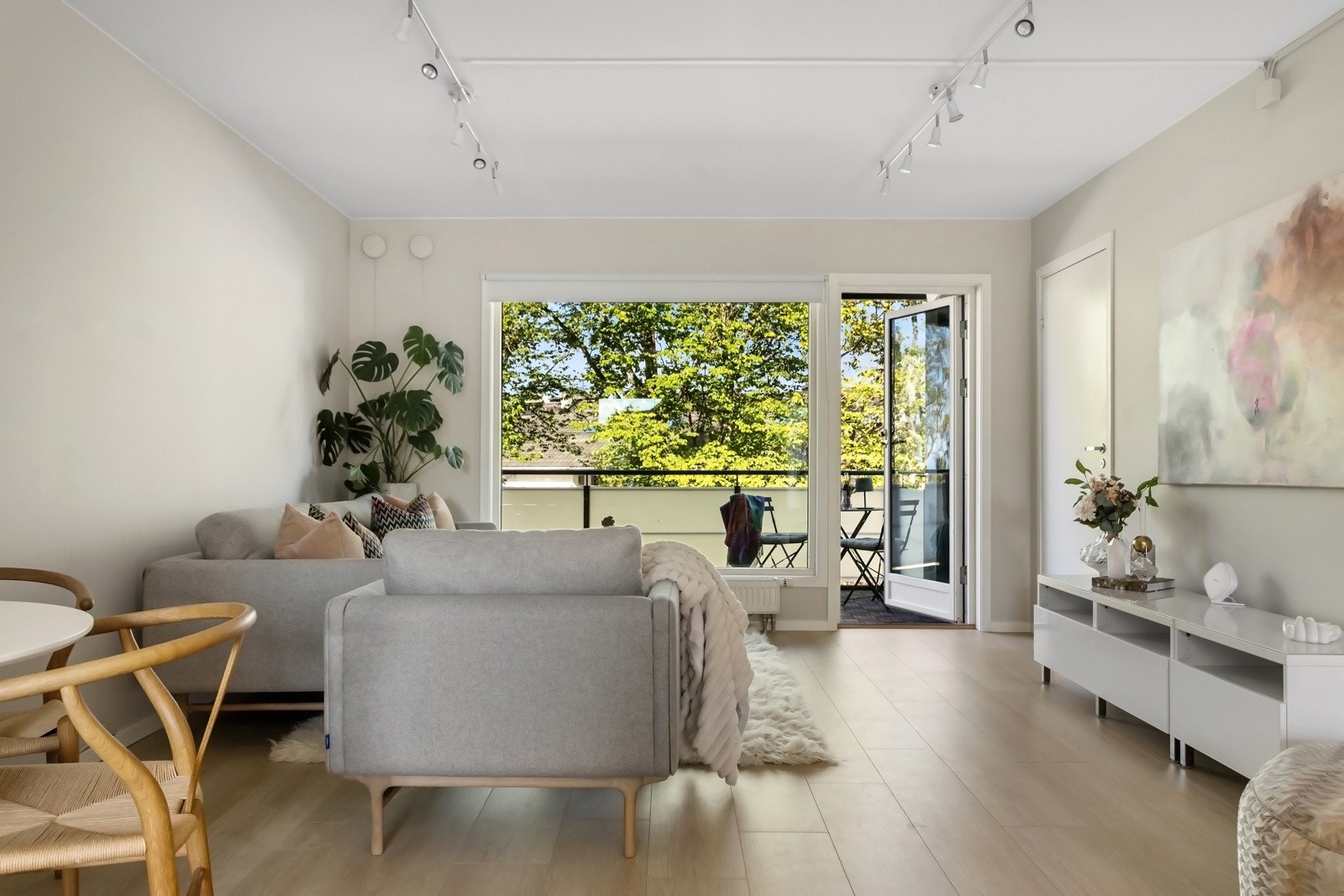 God plass til å invitere mange gjester til hyggelige sammenkomster! Galleribilde