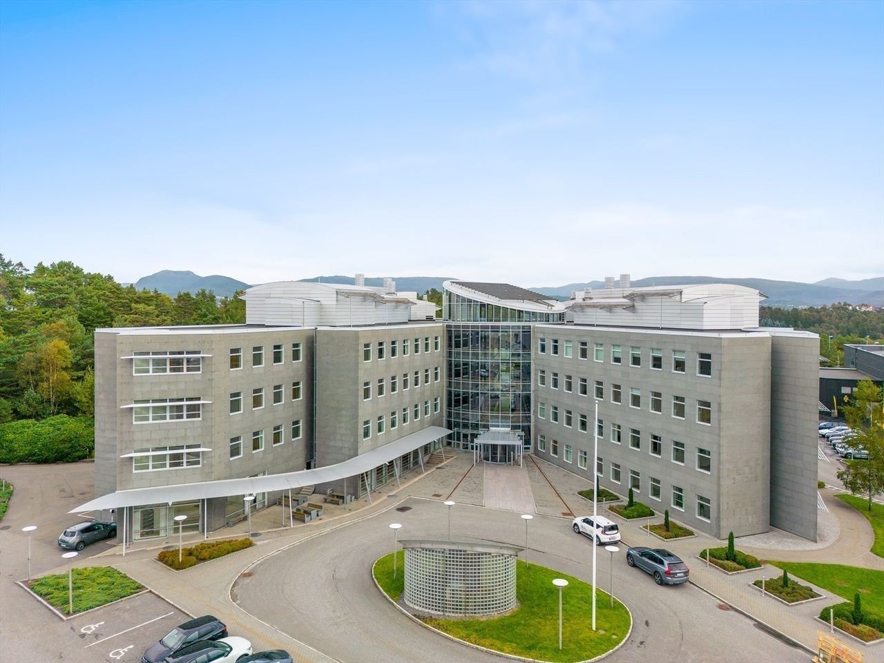 Et moderne kontorannlegg i hjerte av Kokstad Galleribilde