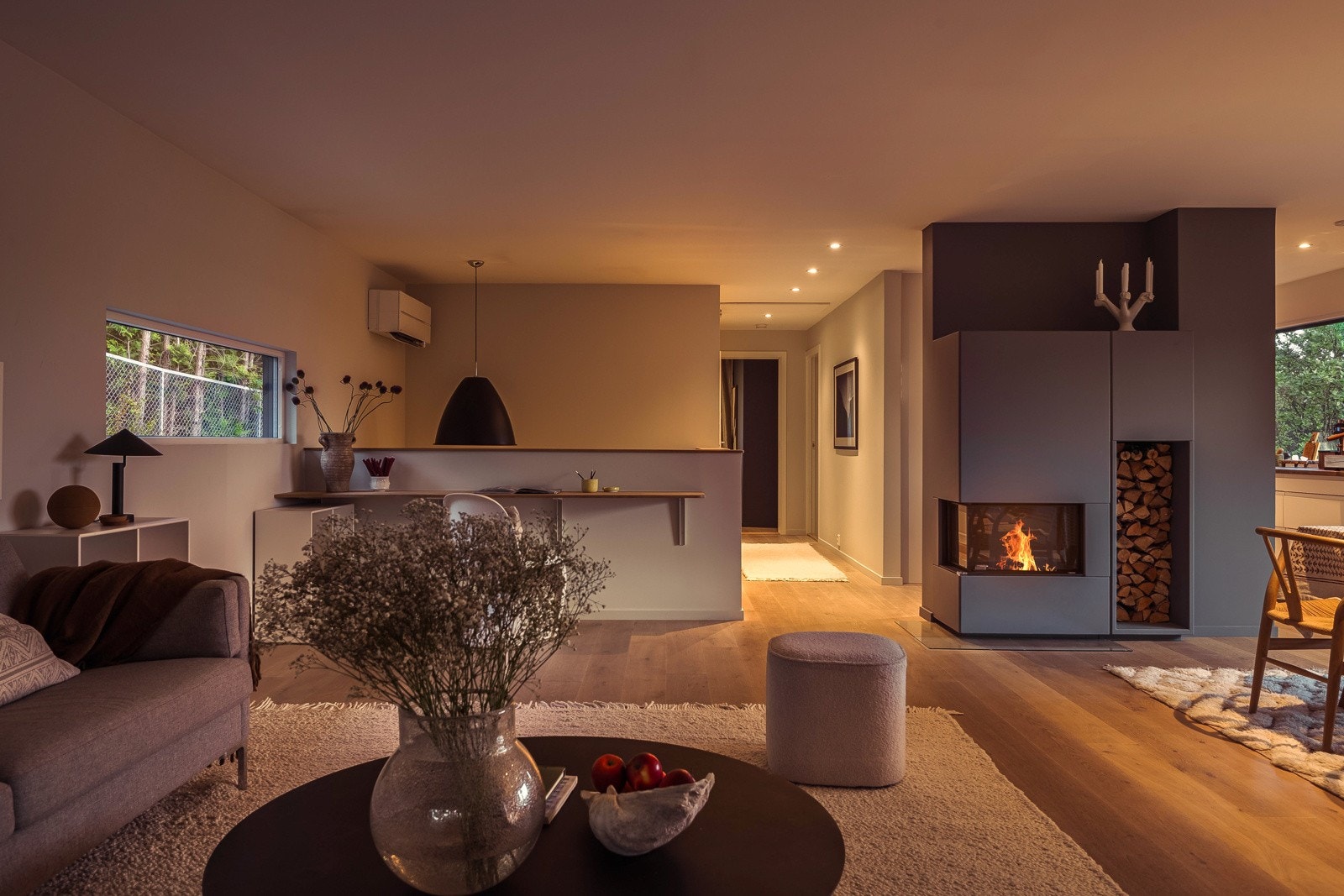 Peisen gjør stuen både lun og hyggelig. Galleribilde