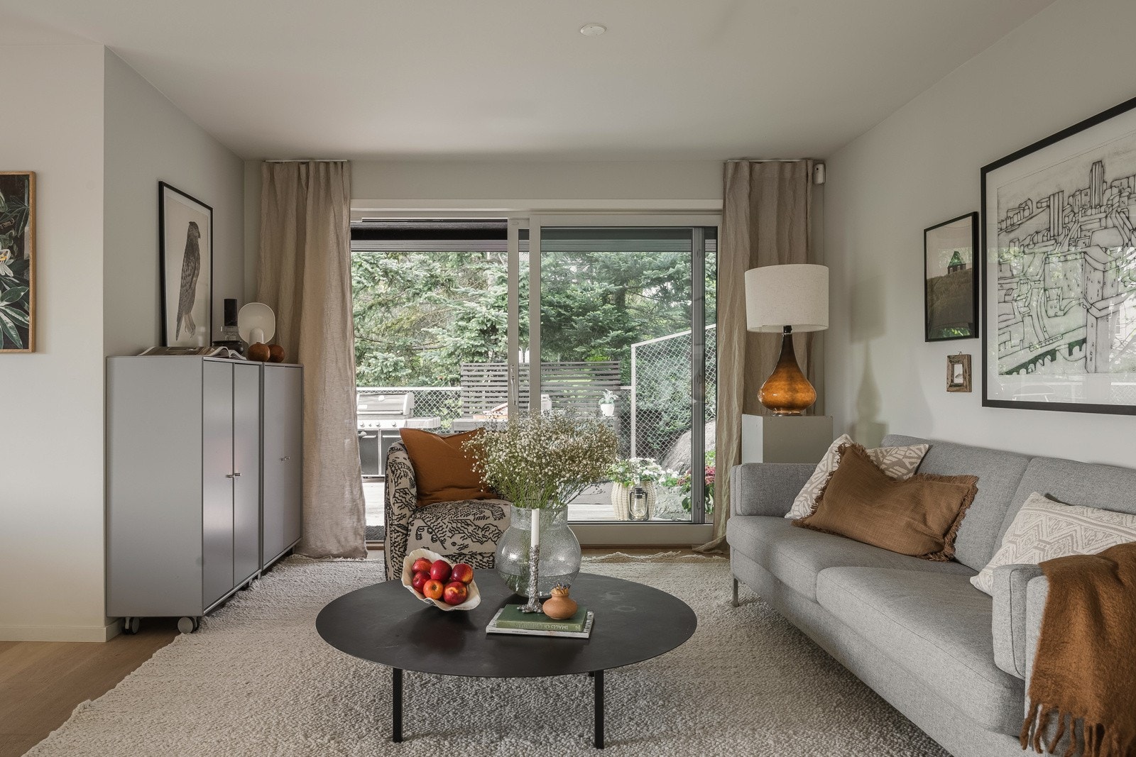 Fra stuen har du utgang til boligens solrike og usjenerte terrasse. Galleribilde