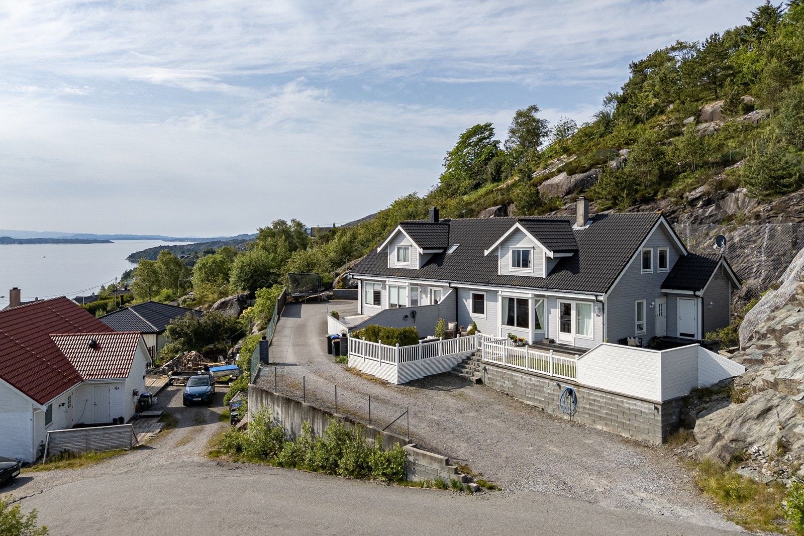 Oversiktsbilde - trivelig nabolag. Her er det kjekt å bo ! Galleribilde