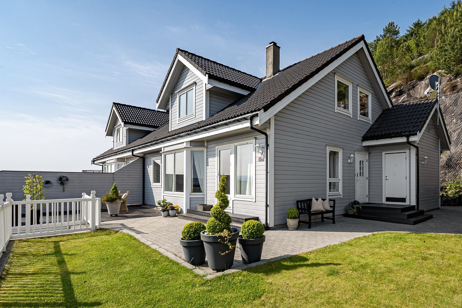Velholdt og innholdsrik bolig med 4 soverom og 2 bad - perfekte familieboligen Galleribilde