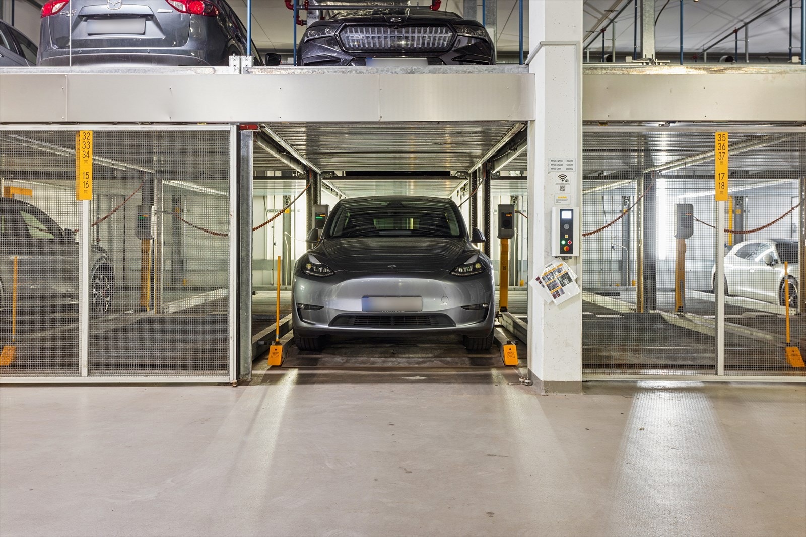 Egen garasjeplass med el-bil lader i felles garasje kjeller medfølger boligen. Det er også tillatt å leie ut garasjeplassen både internt og for de som bor i området Kværnerbyen. Har du ikke bruk for plassen, kan dette være fin ekstra inntektskilde. Galleribilde