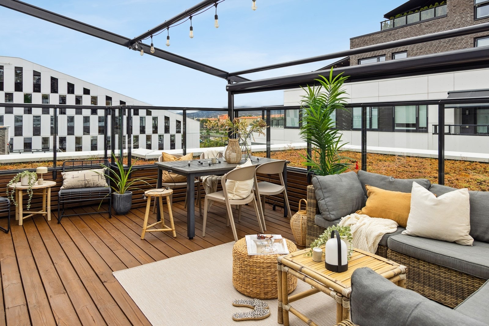 Herlig, privat takterrasse med meget gode solforhold. Galleribilde