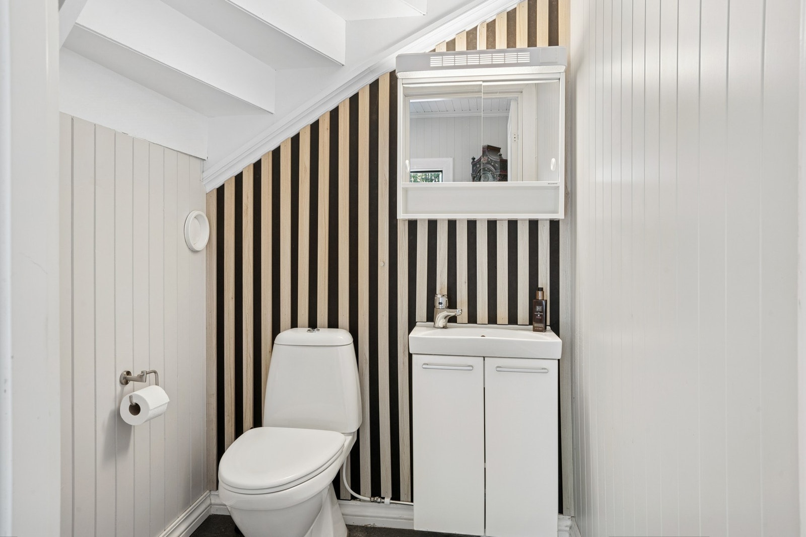 Boligen har WC i 1.etasje. Galleribilde