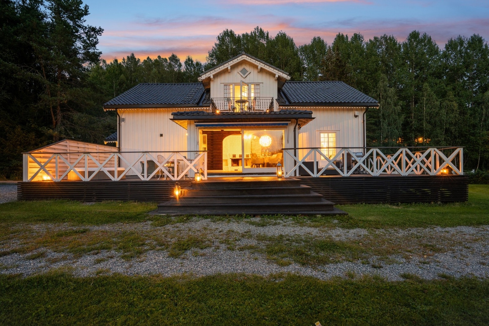 Svanfossvegen 269 er et fantastisk småbruk/hestebruk med unike kvaliteter og rikelig med potensiale! Galleribilde