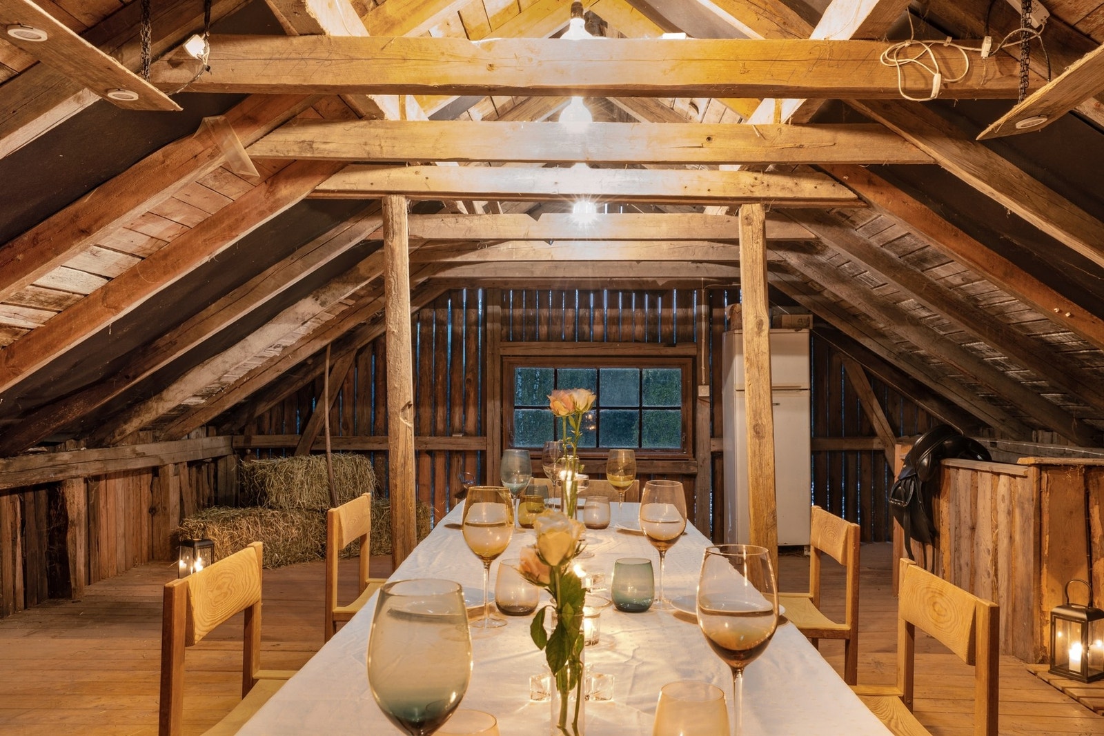 Eiendommen har opplegg for festlokale over stallen! Galleribilde