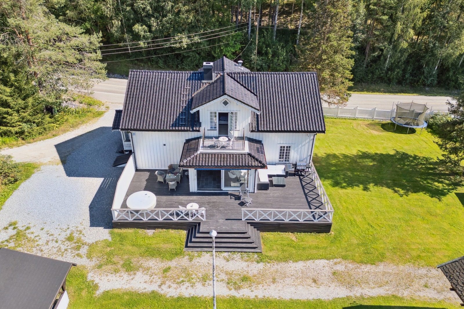 Uteområdet byr på idylliske rammer for et aktivt og landlig liv. Galleribilde