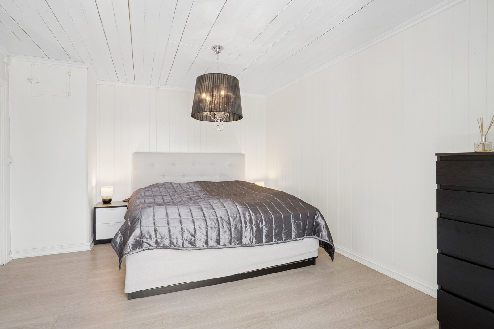 Hovedsoverommet har utgang til en herlig balkong på ca. 5 kvm Galleribilde