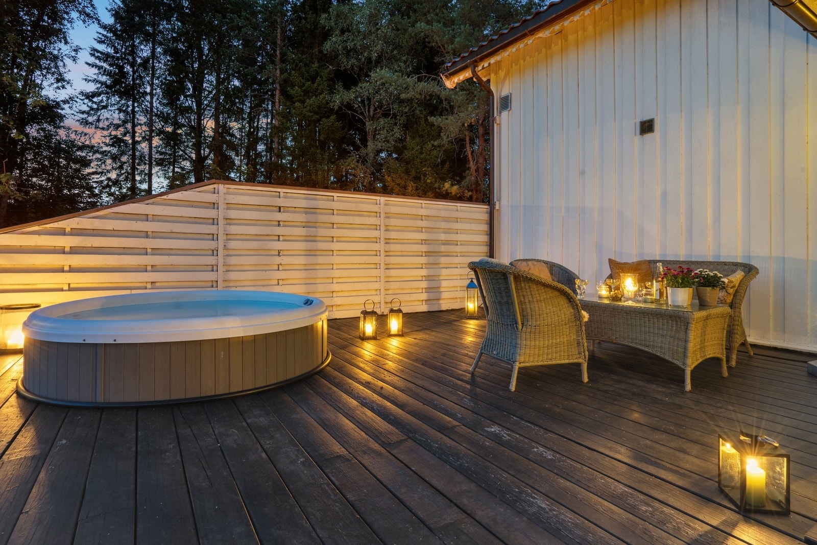 Uteområdet gir rom for både avslapning og samling av venner og familie! Galleribilde