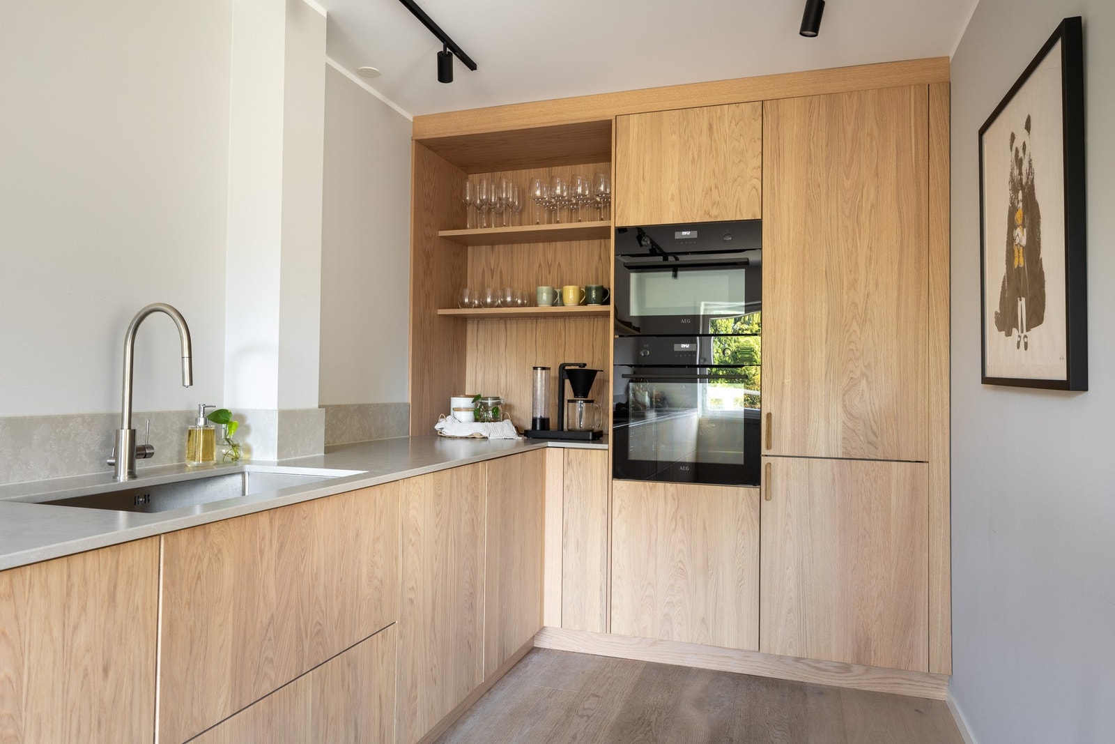 Sosial løsning med høy kvalitet både på hvitevarer og skrog. Galleribilde