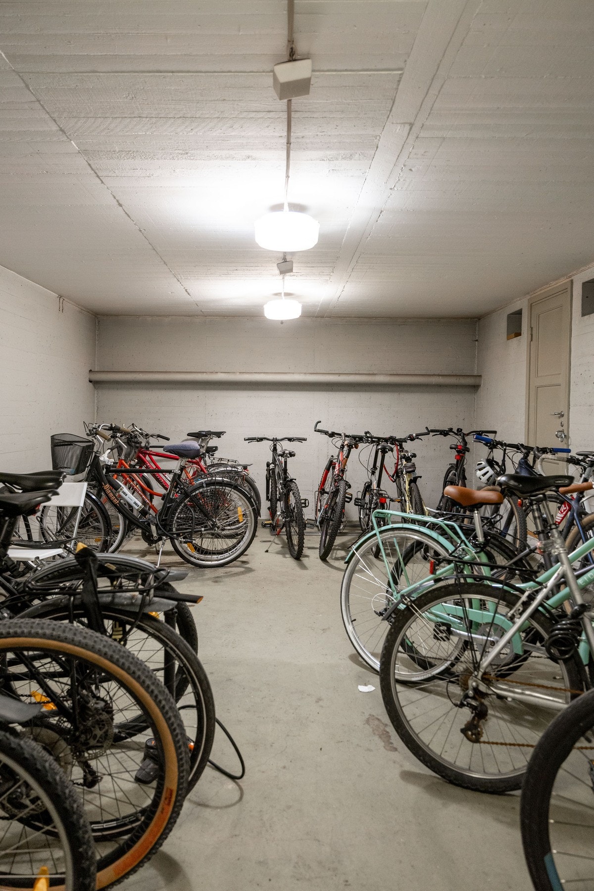 Stor felles innvending sykkelbod. Galleribilde