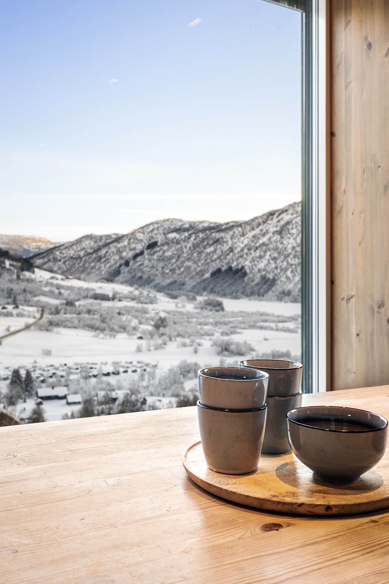 Strålende utsikt nedover Myrkdalen. Galleribilde