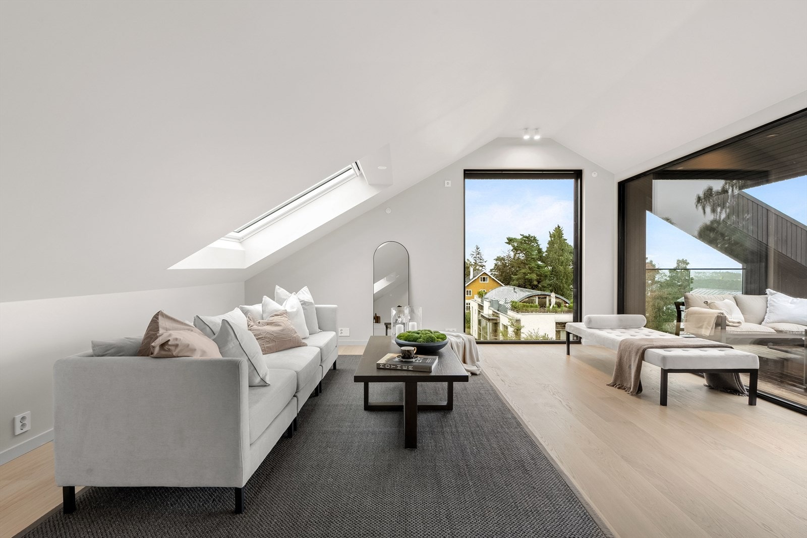 Interiørkonsept har vært utarbeidet i tett samarbeid med Paulsen & Nilsen Interiørarkitekter, og har et harmonisk og moderne uttrykk Galleribilde