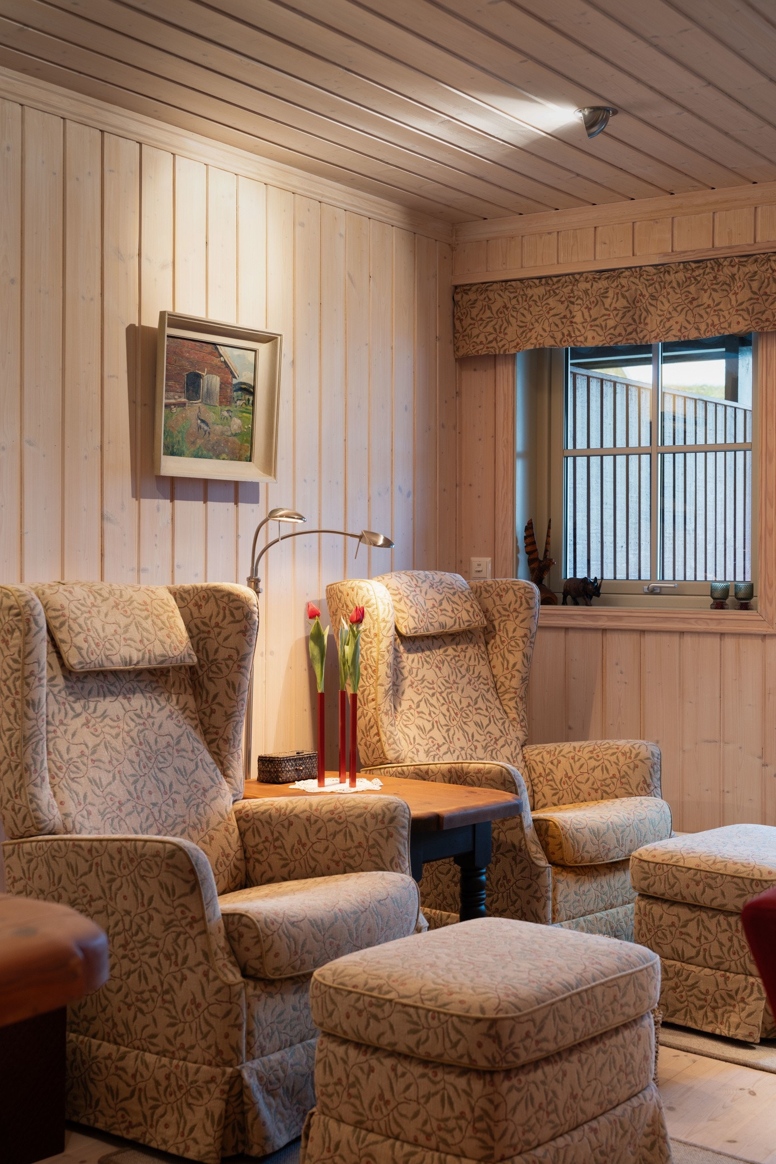 Stuen har stor møbleringsfrihet, og det er enkelt å skape ulike soner. Galleribilde