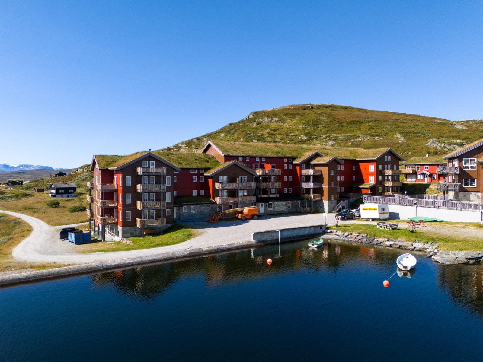 Beliggenheten er rolig og tilbaketrukket, akkurat langt nok fra allfarvei at man føler man har kommet seg vekk fra den hektiske hverdagen. Galleribilde