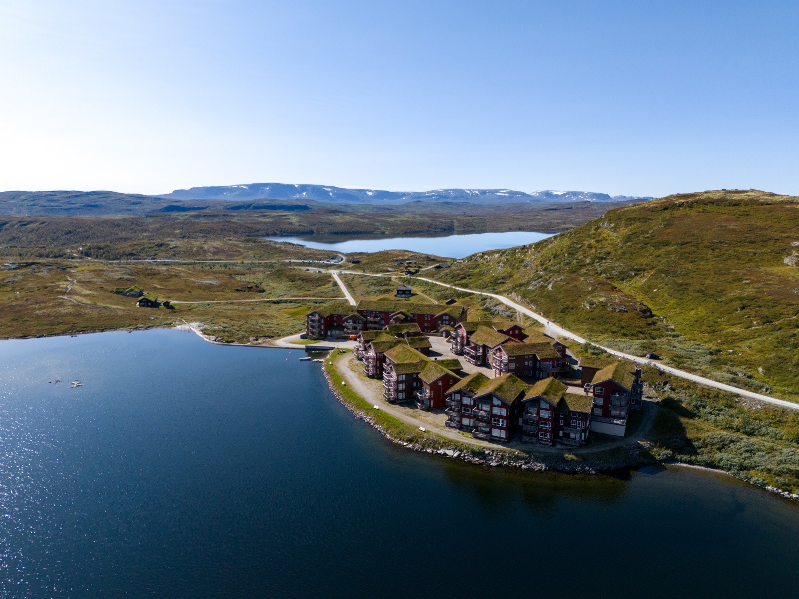 Bergsjø er et knutepunkt for det merkede turløypentettet i området, og alle årstider fungerer stedet som et meget gunstig utgangspunkt for dagsturer over Reineskarvet. Galleribilde