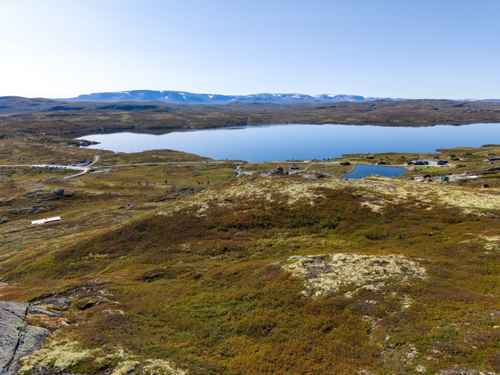Bergsjø er kjent for sin vakre natur med helårs turområder; fot- og sykkelturer innover i fjellet, mulighet for båtliv sommerstid og milevis med gode skiløyper om vinteren. Galleribilde