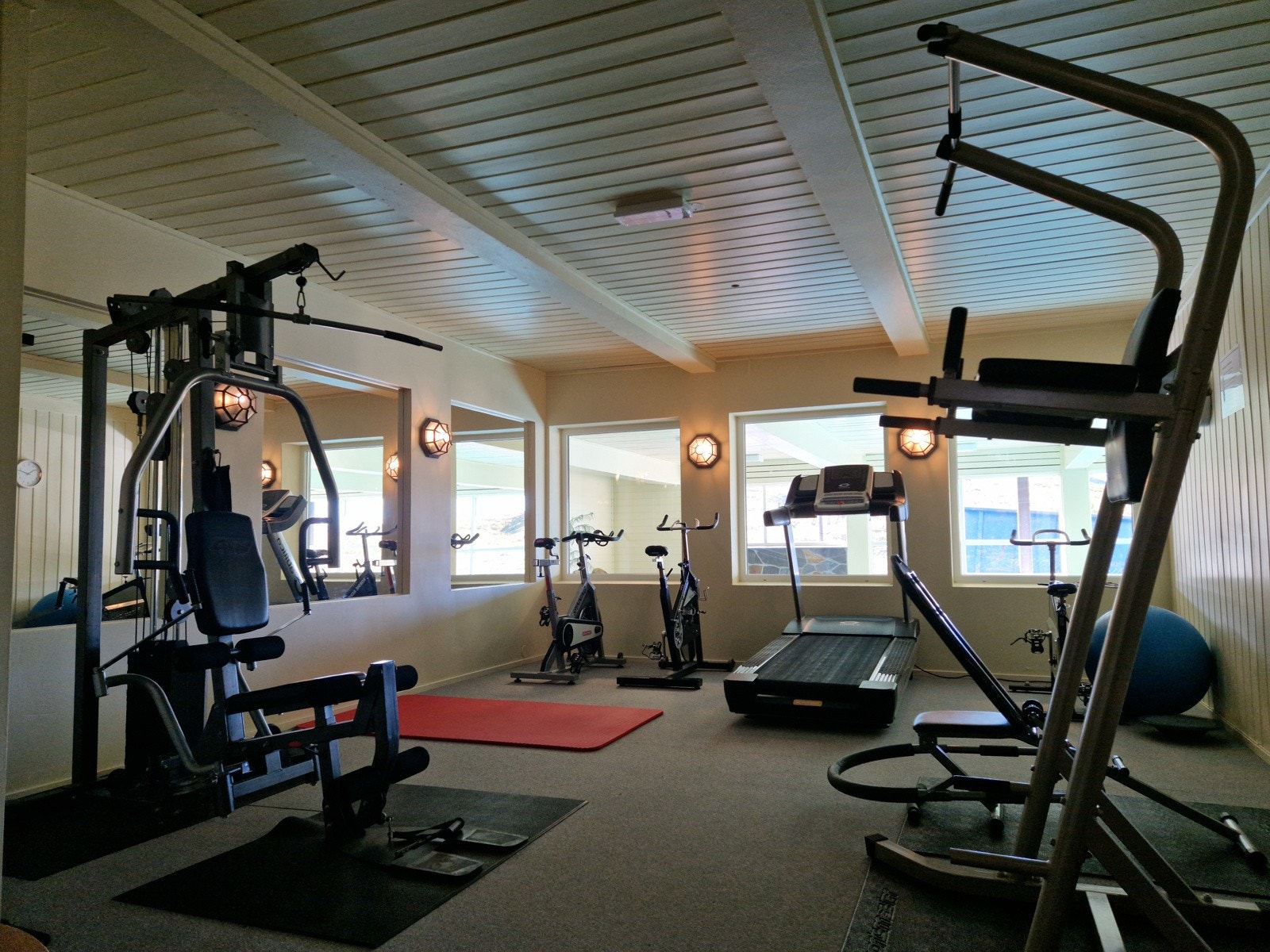 inne har beboerne tilgang til et felles treningsrom Galleribilde