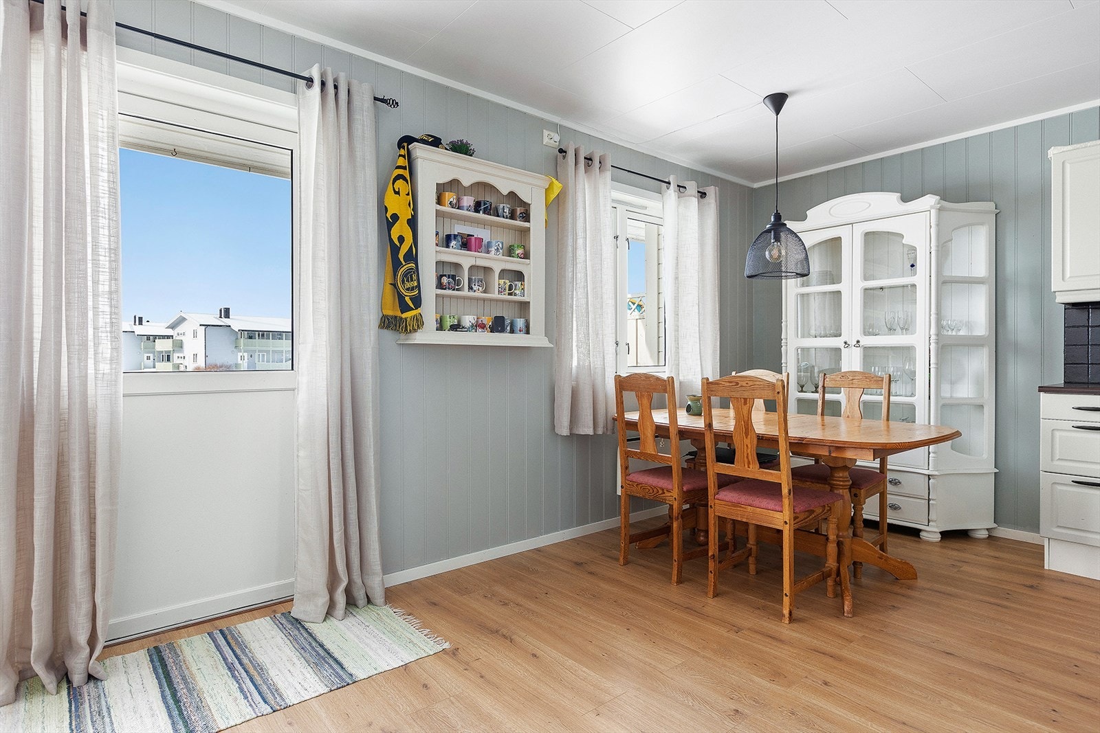 Utgang til terrassen fra stua Galleribilde