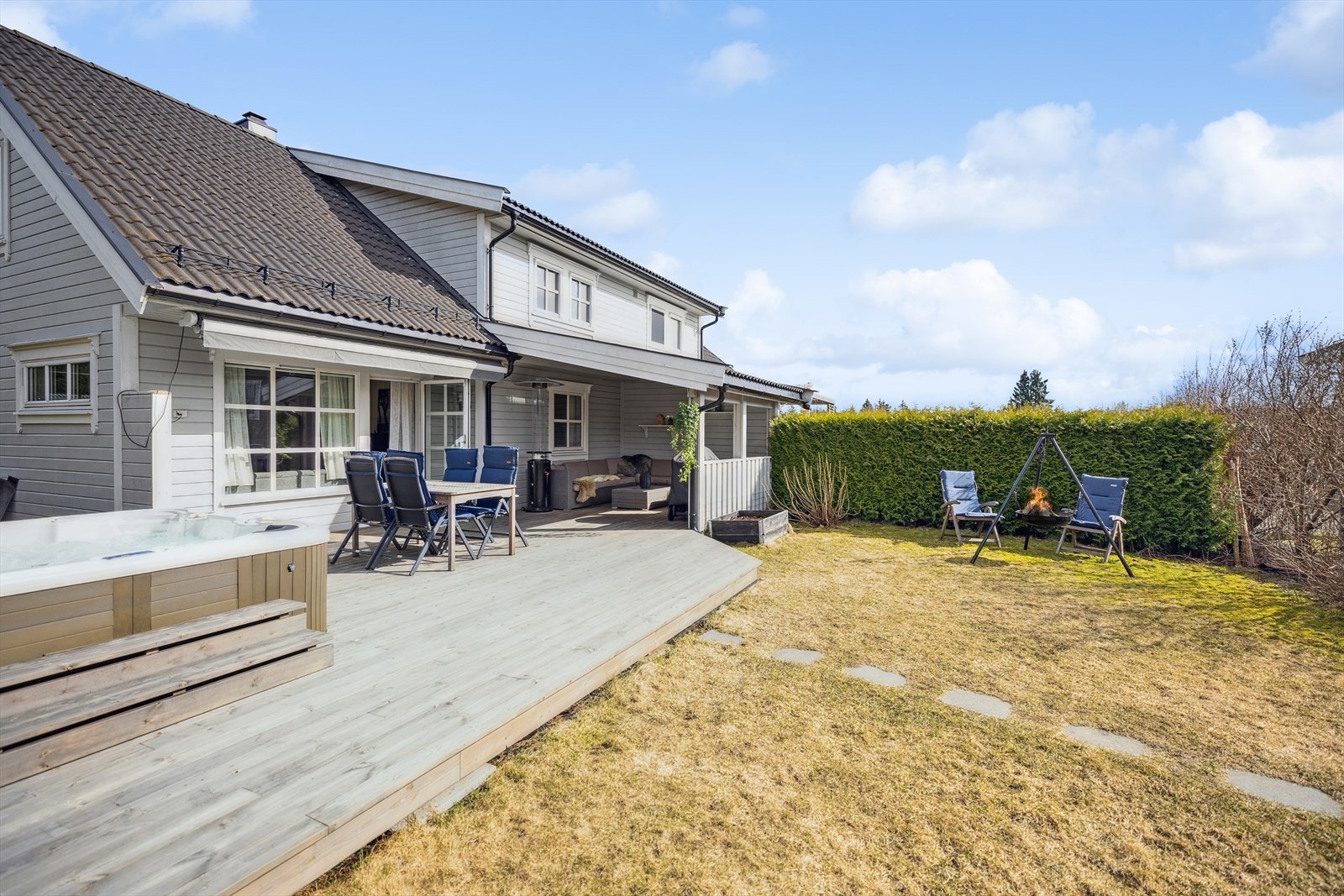 Velkommen til Krusebyveien 76B- Charlotte Bårdsen har fått gleden av å presentere denne bra boligen! Galleribilde