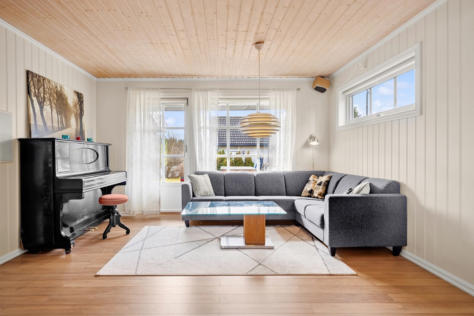 Stuen har plass til flere møbleringsmuligheter for å skape den stuen du selv ønsker. Galleribilde