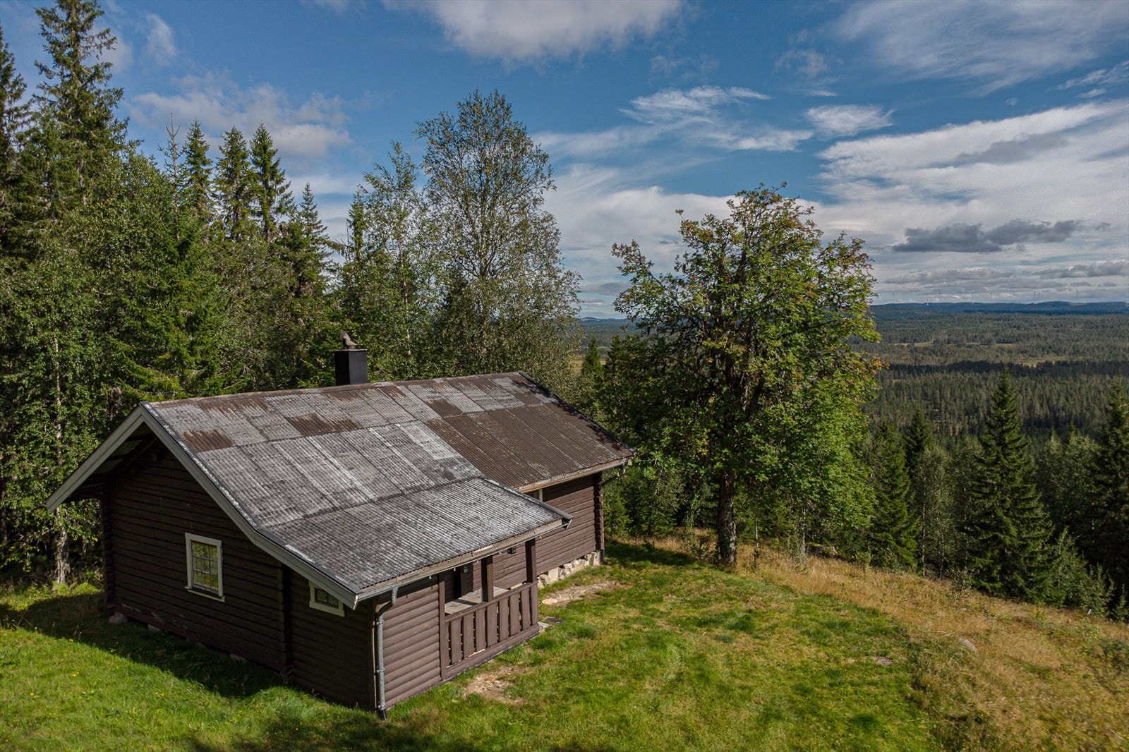 Gjeddsjøberget har idyllisk beliggenhet med flott utsyn. Galleribilde