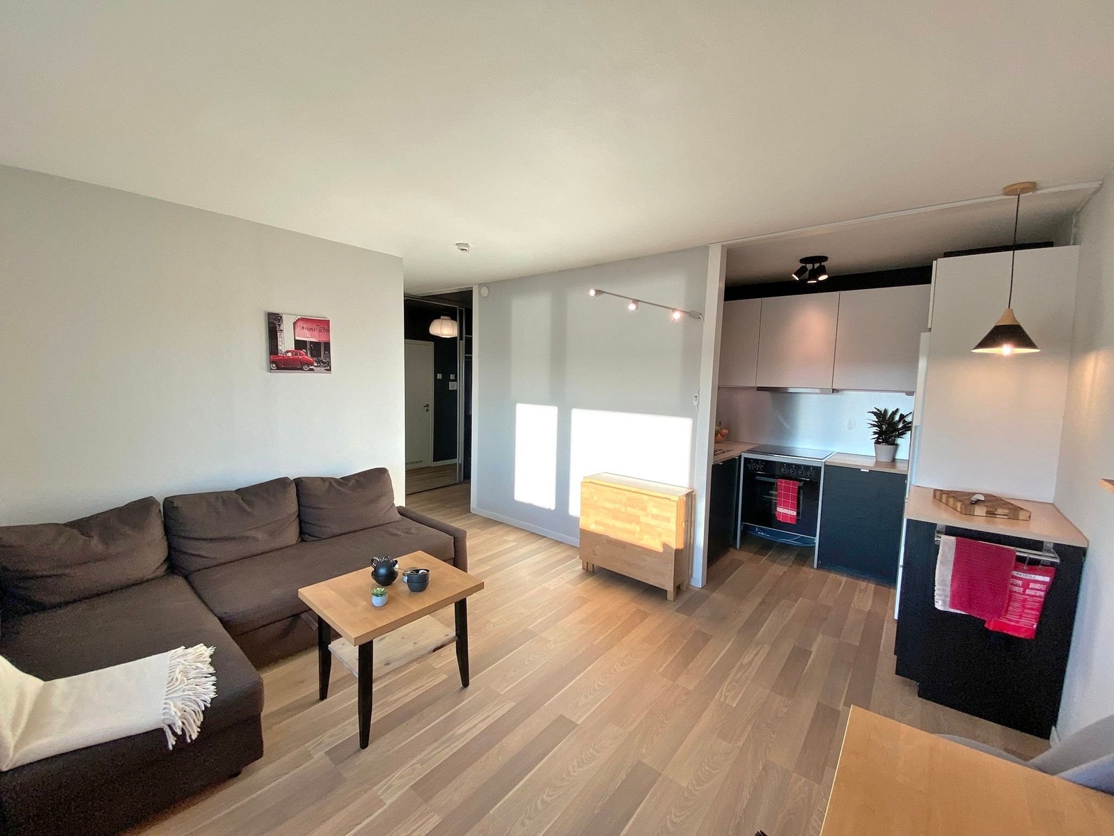 Stue med åpen kjøkkenløsning Galleribilde