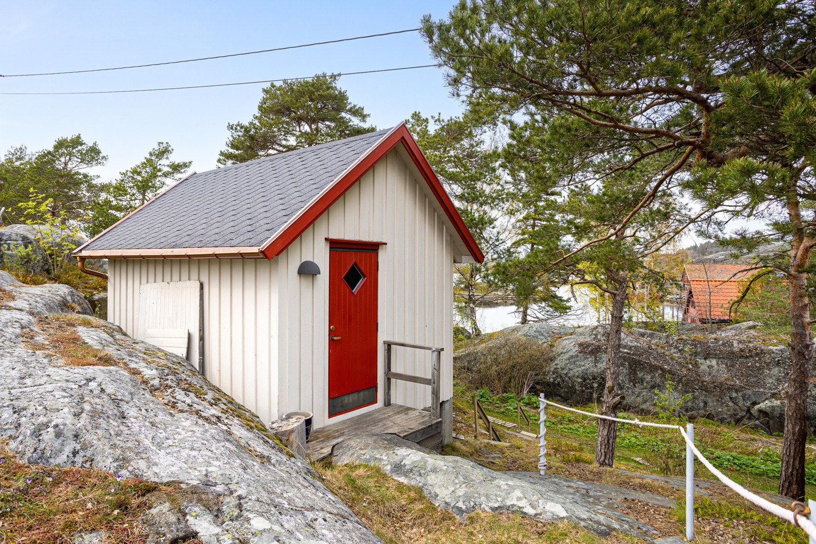 Frittliggende bod på eiendommen Galleribilde