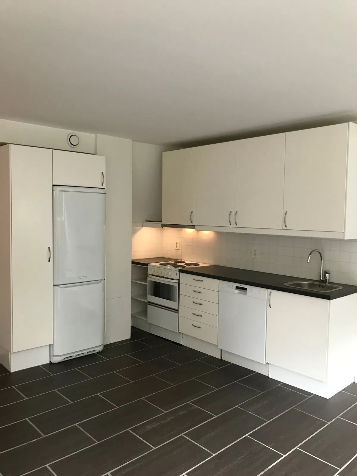 Leilighet kan enkelt integreres med huset med kun å fjerne en lettvegg Galleribilde