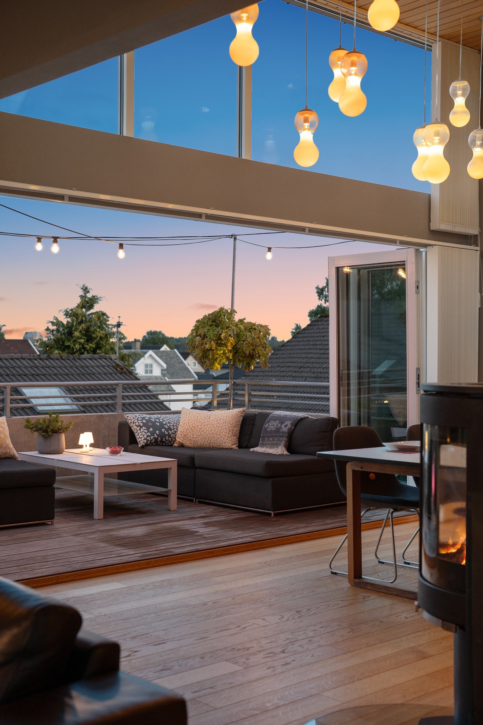 Terrassen blir en flott forlengelse av stuen på fine dager Galleribilde