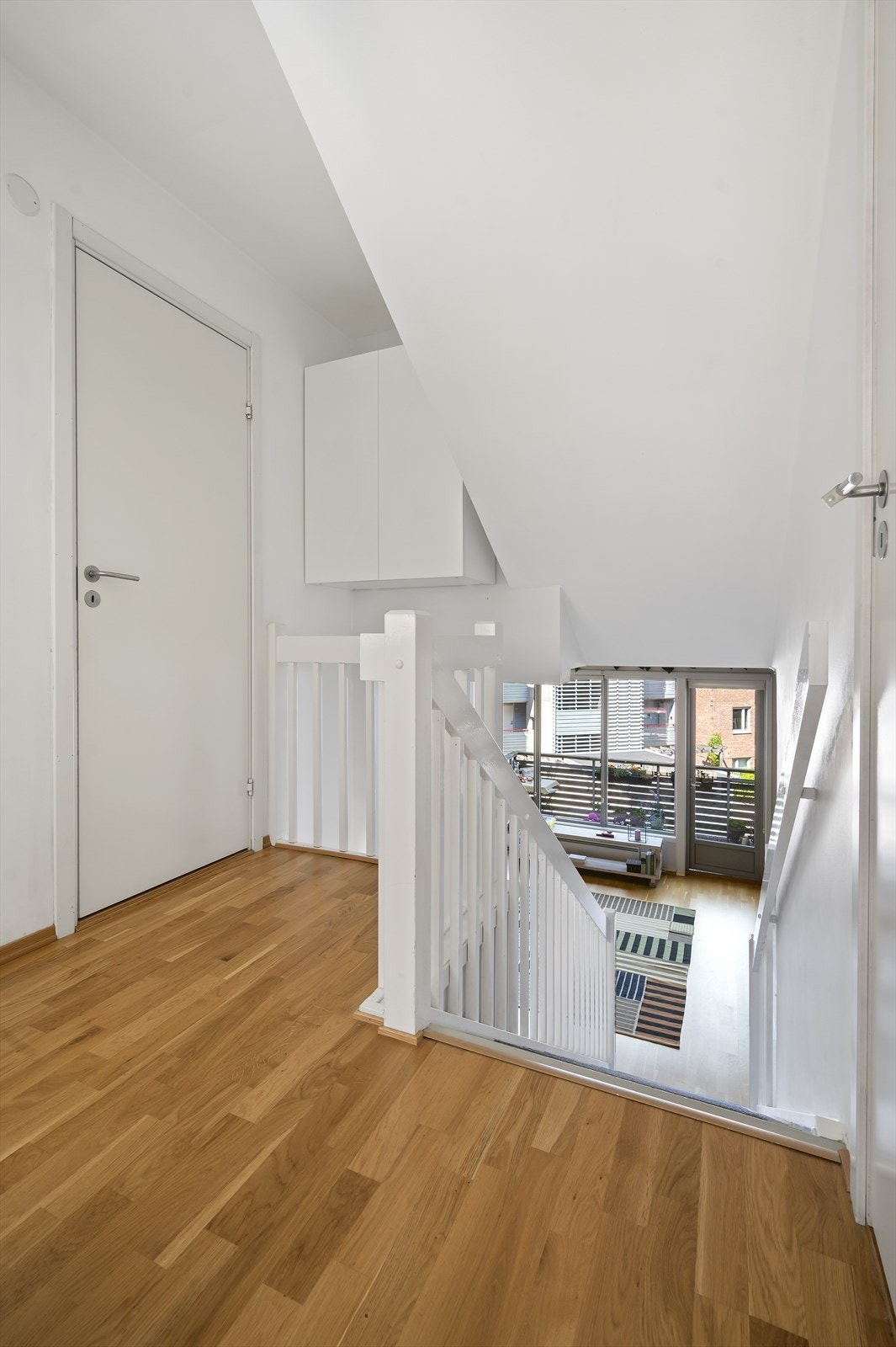 2. etasje består av to soverom, bad og praktisk bod. Galleribilde