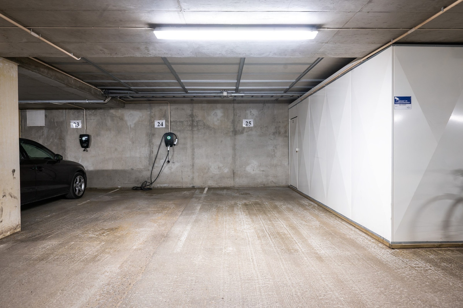 Garasjeplass nr. 25 medfølger denne seksjonen og er inkludert i prisen Galleribilde