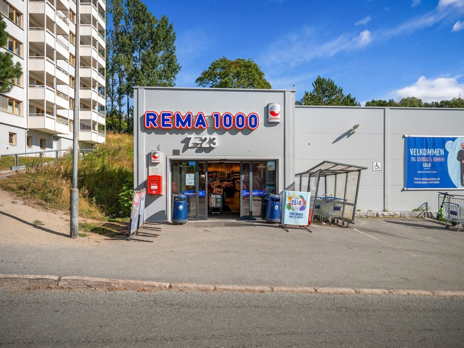 Rema 1000 ca 130m unna, samt kort vei til storo senteret, kollektivt og flotte turområder Galleribilde