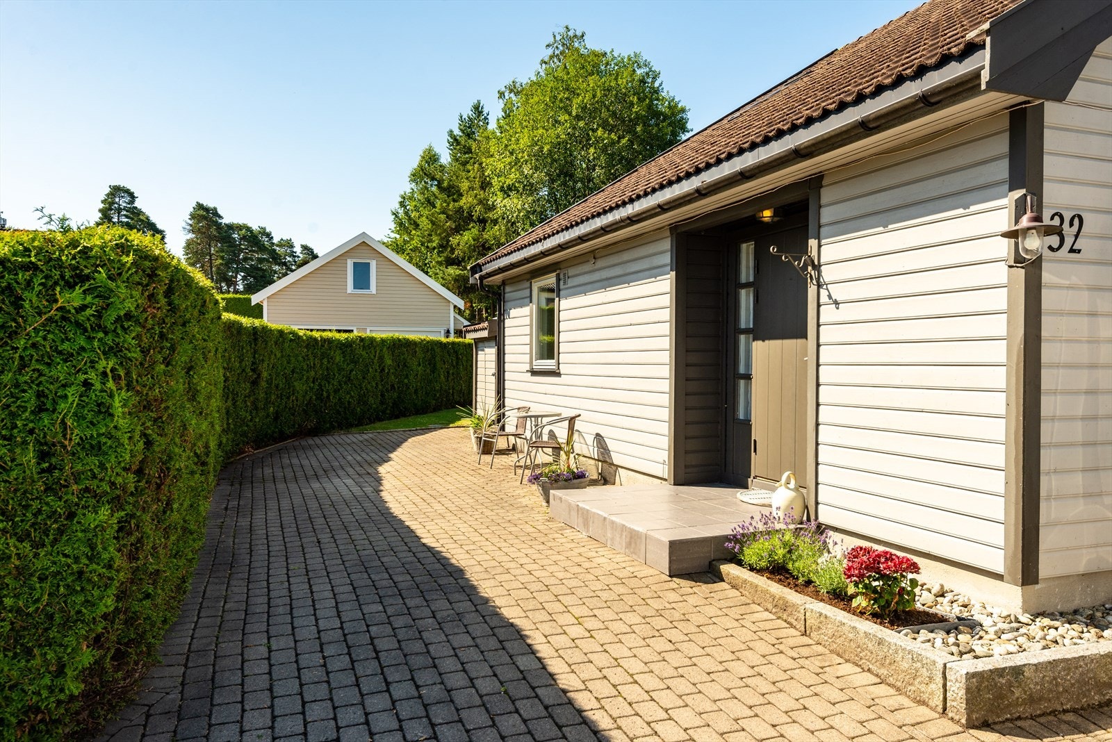 Hellelagt inngangsparti Galleribilde