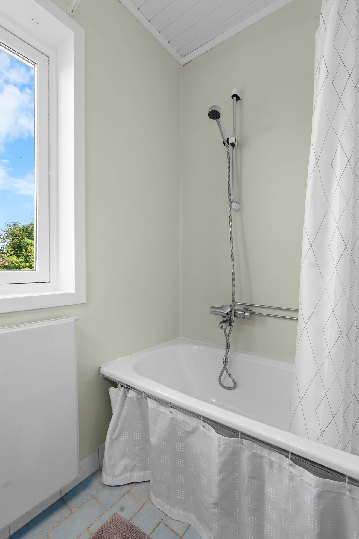 I kjelleren er det felles vaskerom hvor beboerne kan ha sin egen vaskemaskin. I tillegg er det et nærliggende rom for klestørk. Galleribilde