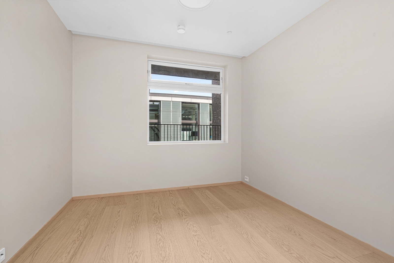 Soverommet er av god størrelse med godt innslipp av naturlig lys. Galleribilde