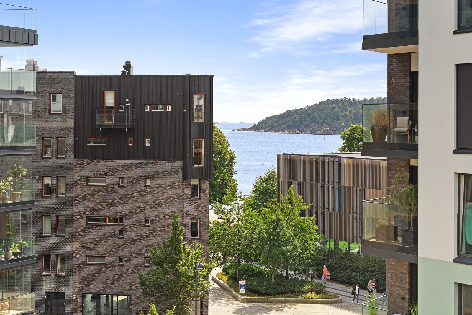 Leiligheten ligger fint til i 5.etasje med en fantastisk utsikt! Galleribilde