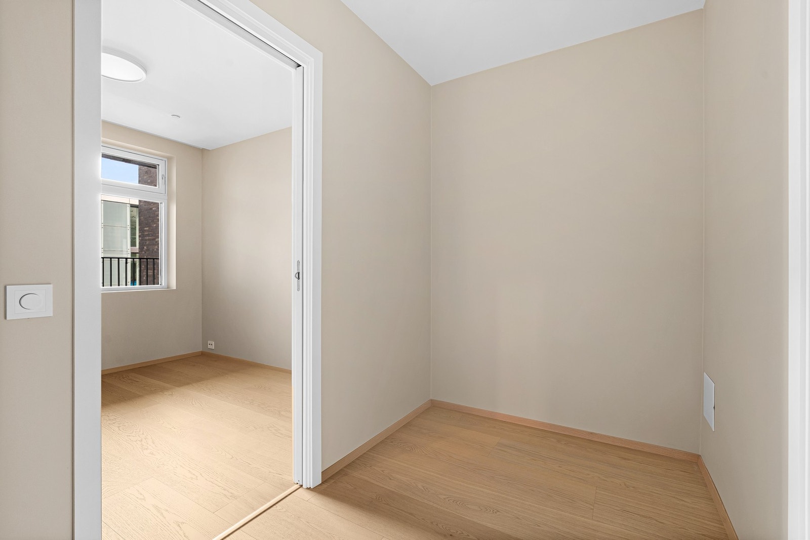 Praktisk walk in closet Galleribilde