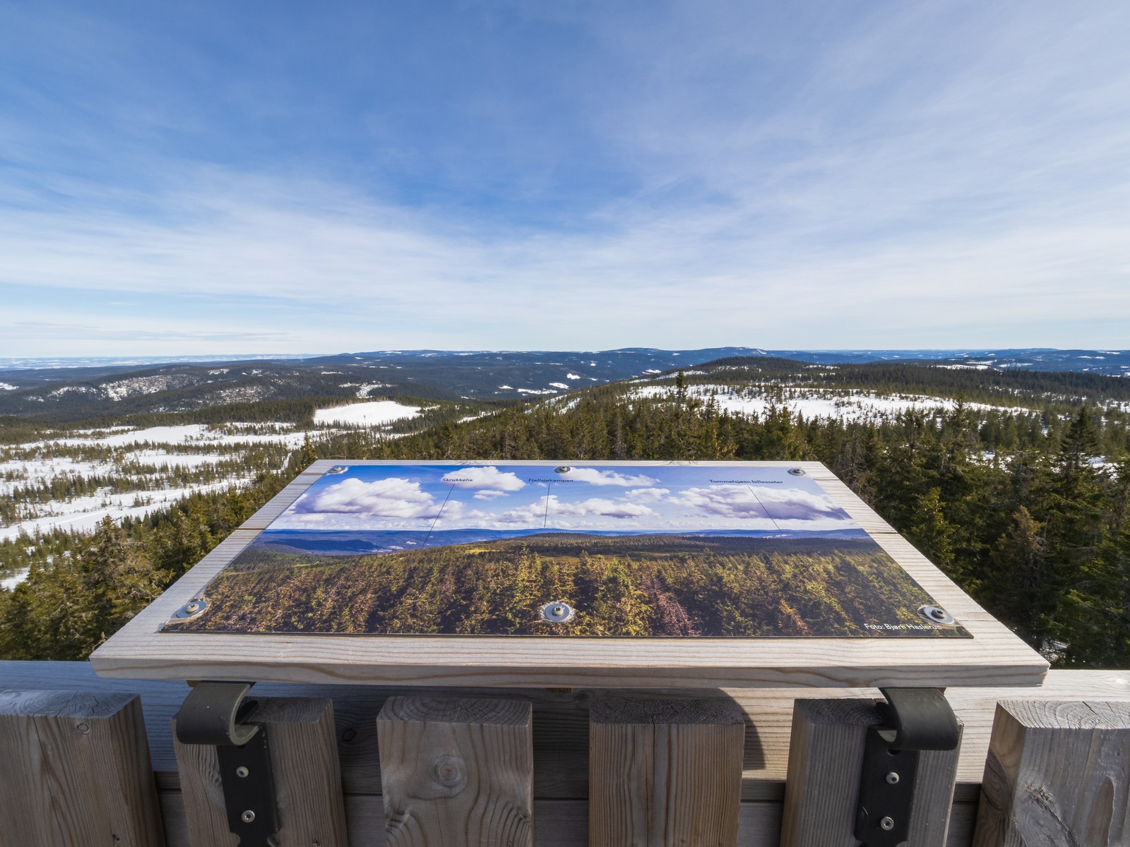 Fra Lushaugtårnet kan du virkelig se langt på klare dager. Galleribilde