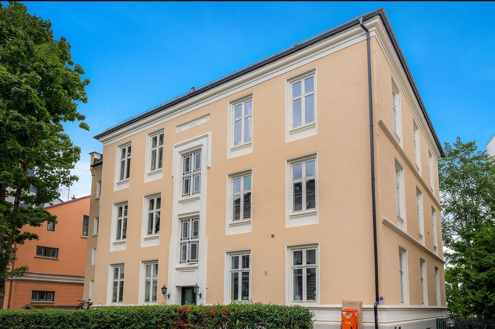 Fasade fra inngangsparti Galleribilde