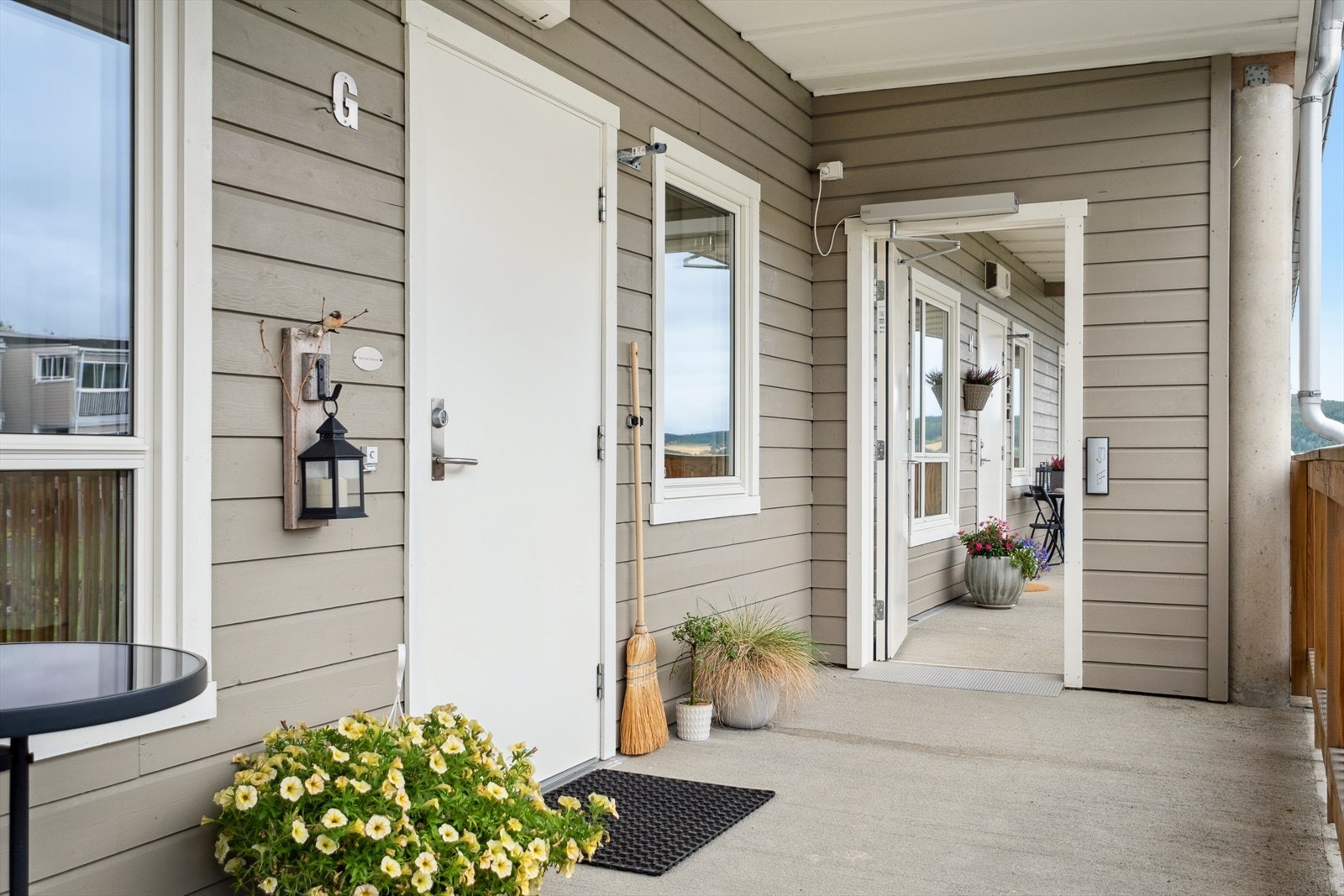 Flott svalgang med overbygg. Galleribilde