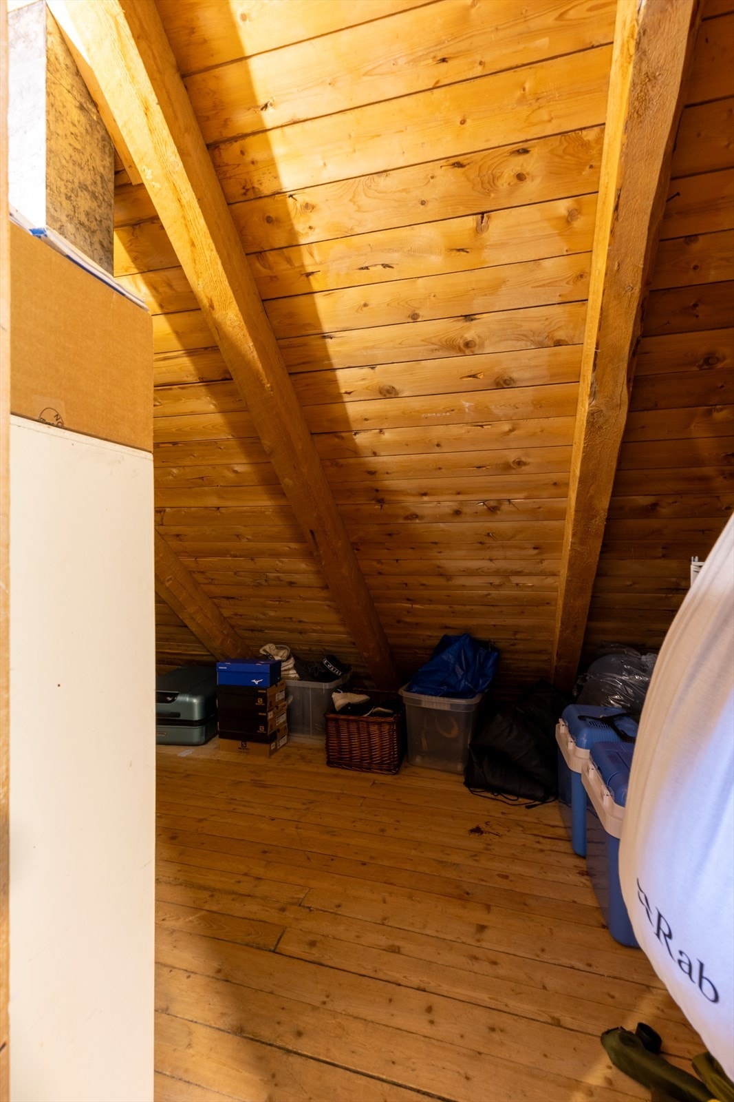 Bod på loftet. Galleribilde