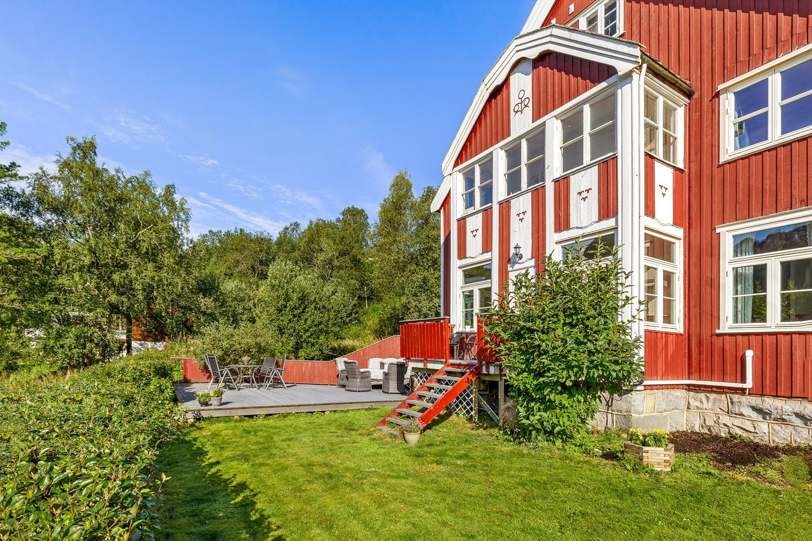 Velkommen til Bernt Lunds 4A - Nydelig tomannsbolig med stor tomt. Galleribilde