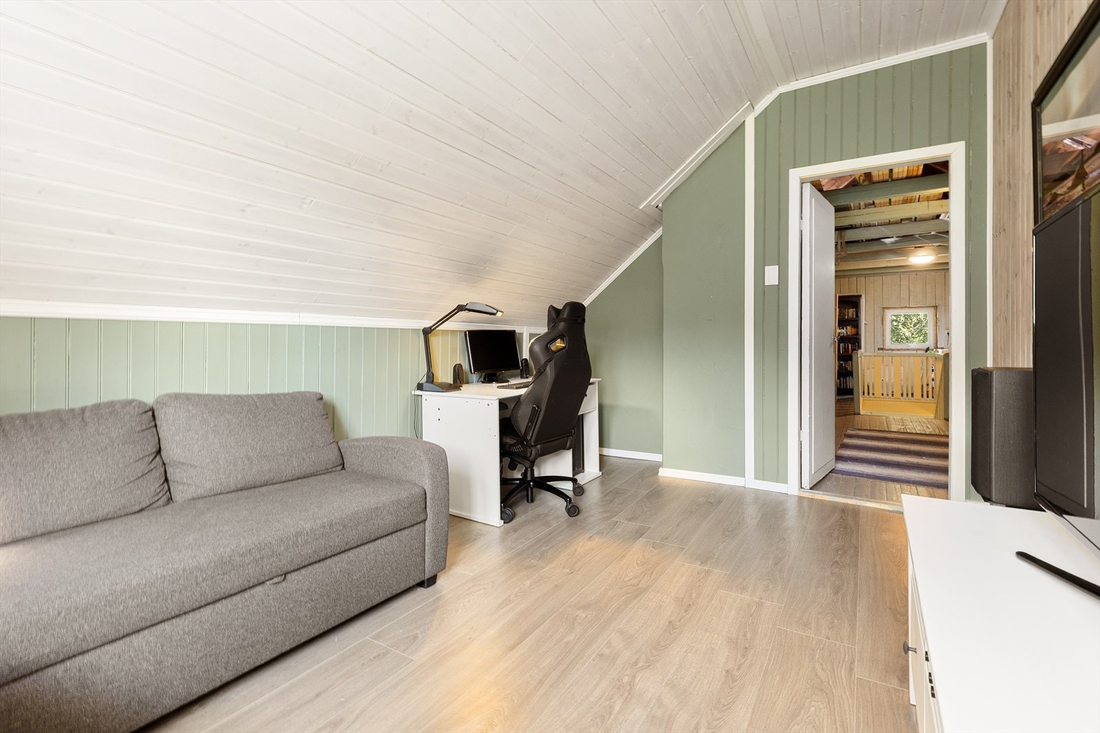 Rom på loftet som benyttes som femte soverom eller Loftstue. Galleribilde