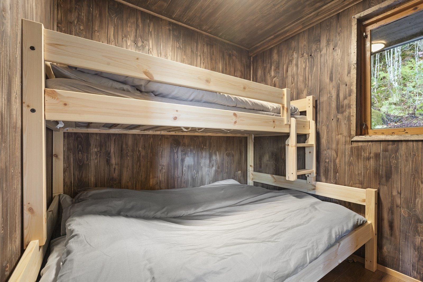 Det andre soverommet er av god størrelse og har vindu. Galleribilde