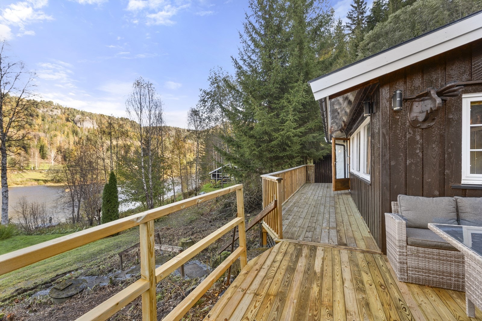 Terrassen vender mot nord og delvis mot vest. Galleribilde