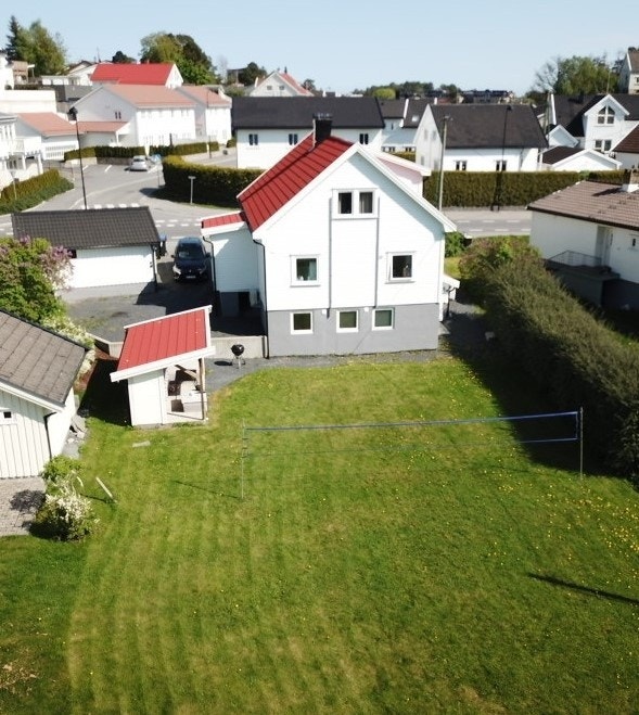 Leiligheten ligger fint ut mot plenen Galleribilde